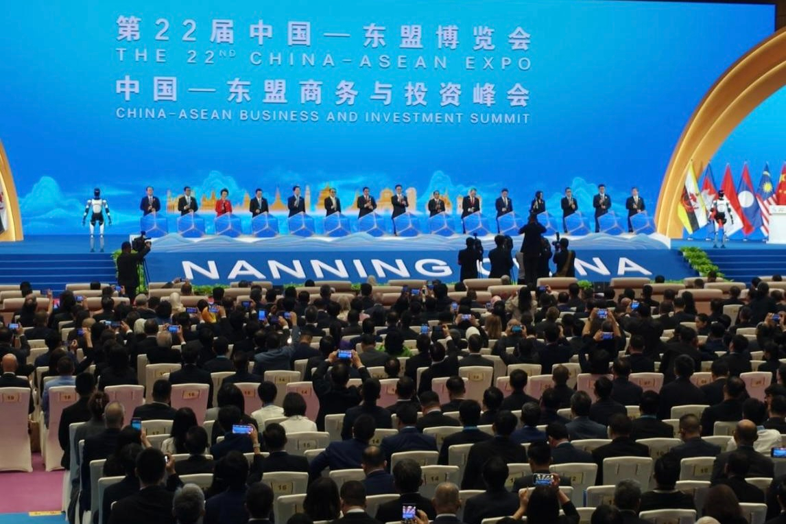 非凡国际机器人闪耀中国-东盟博览会，以具身智能助力国际盛会